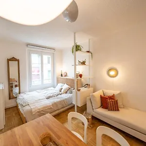 Beautiful Central Steps From Lake And Water Jet Apartment Geneva