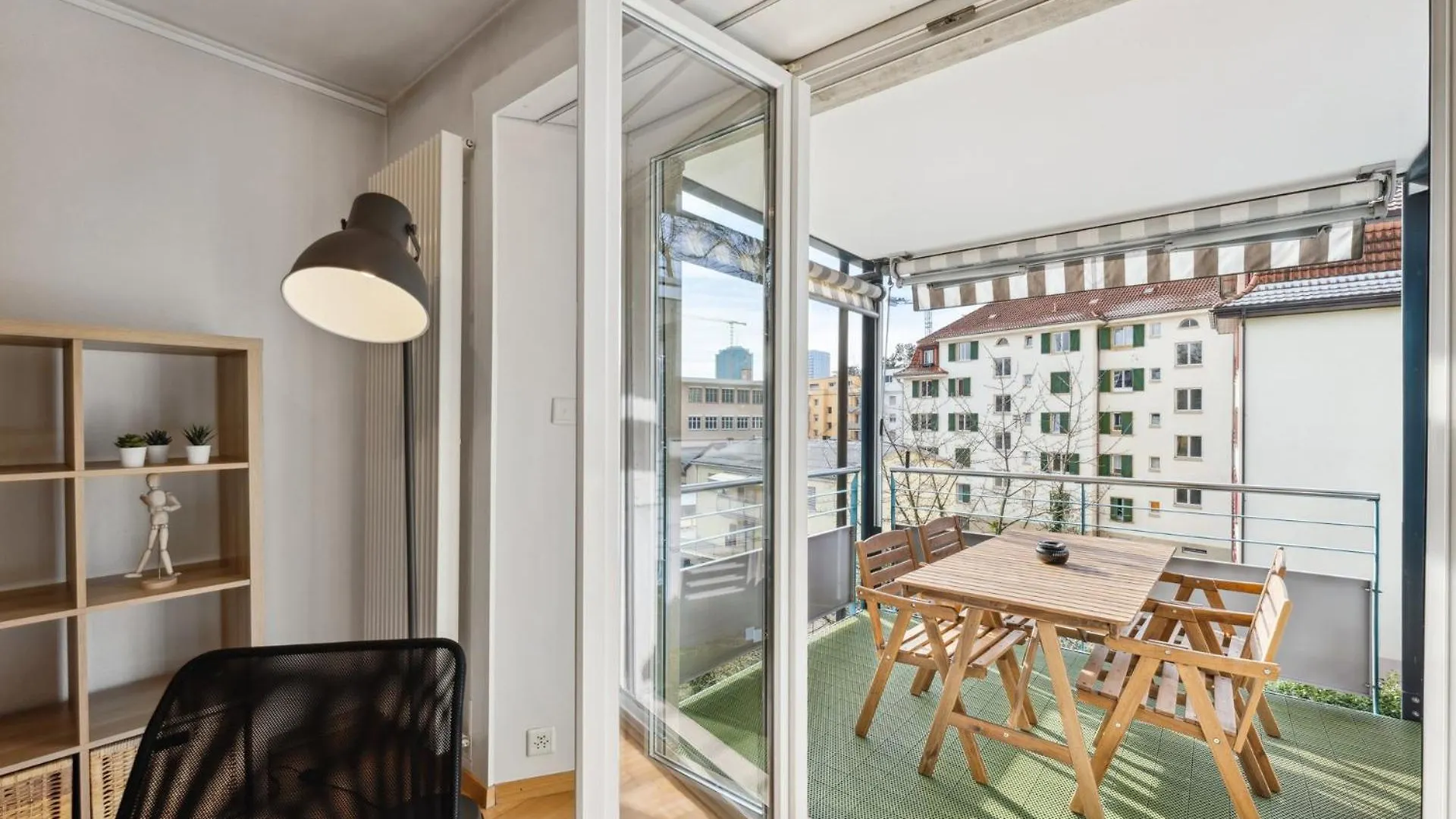 Comfortable Stay In Oerlikon 20 Minutes Away From Zurich Airport 0*,